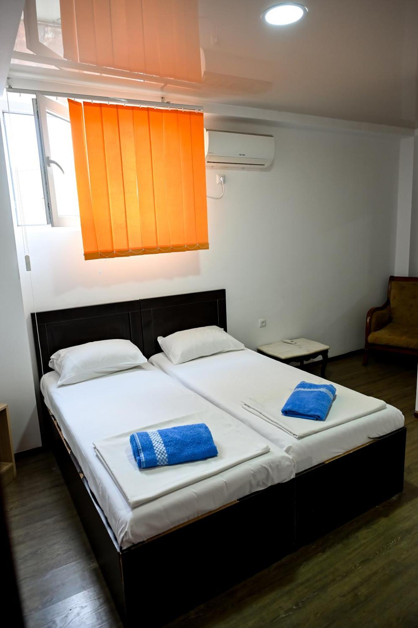 Starhostel Kutaisi Esterno foto