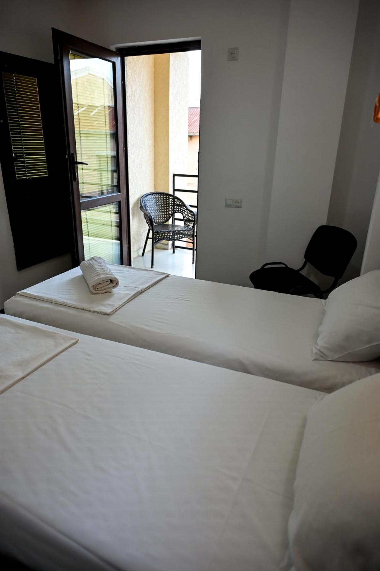 Starhostel Kutaisi Esterno foto