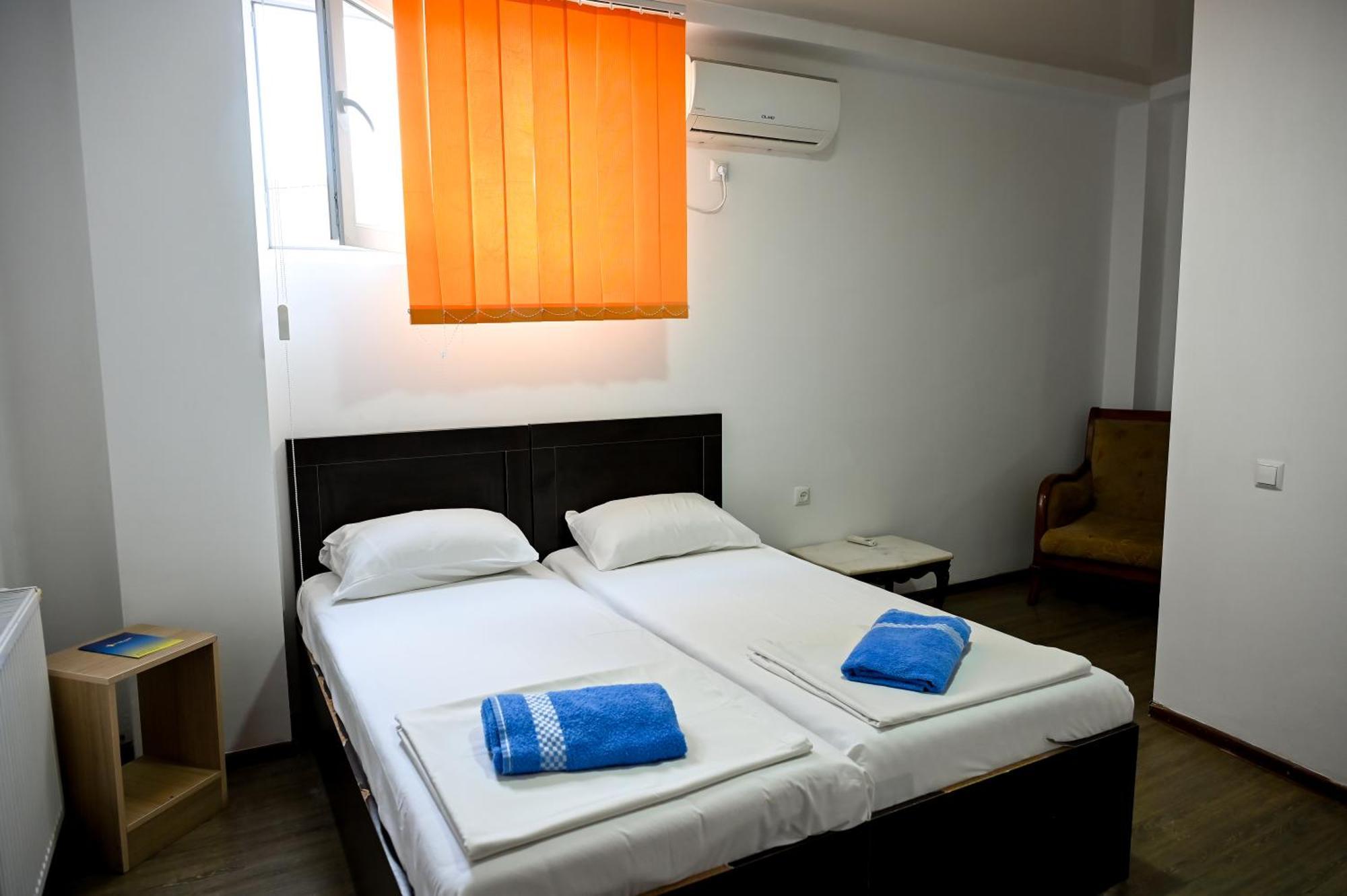 Starhostel Kutaisi Esterno foto