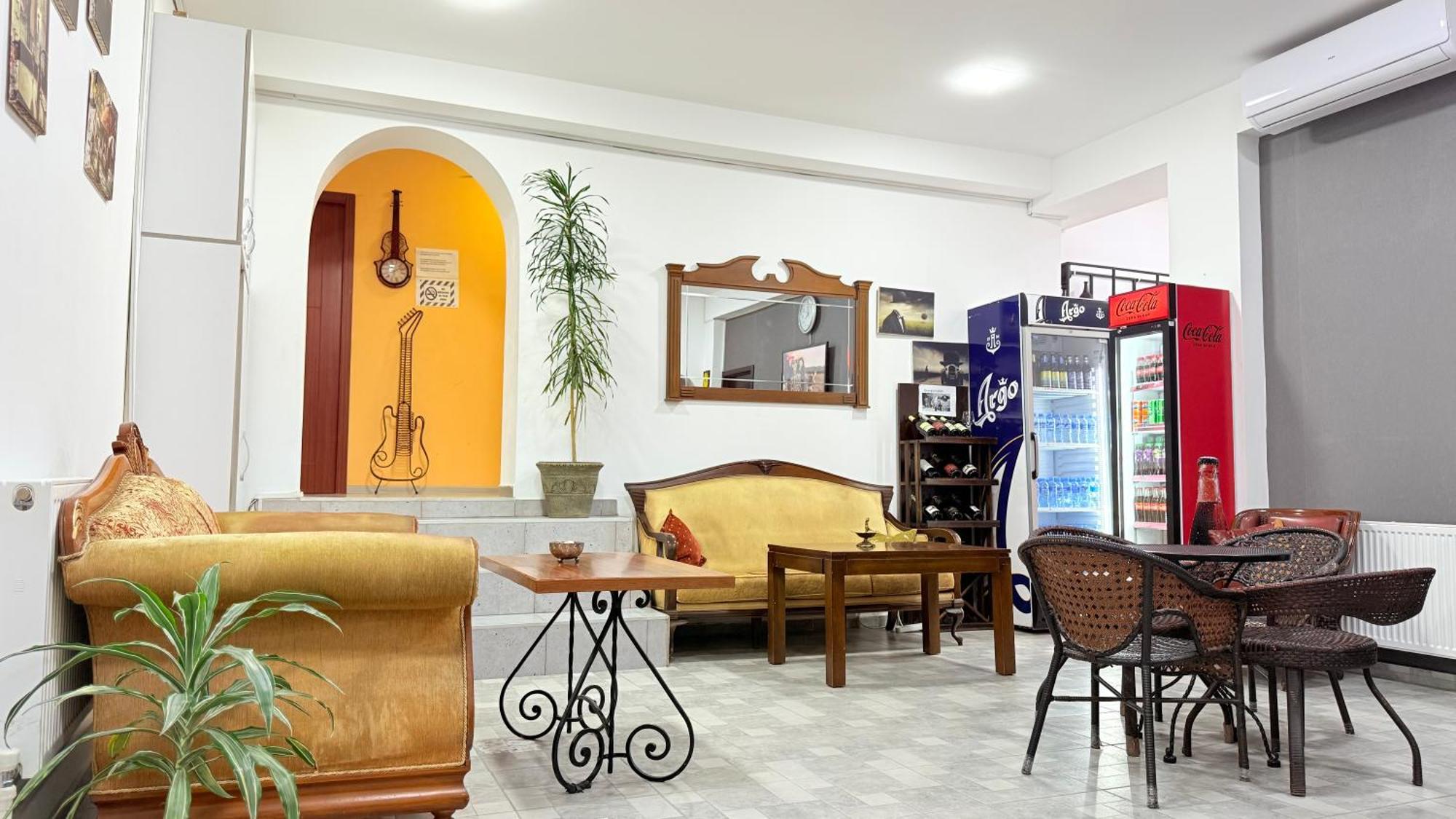 Starhostel Kutaisi Esterno foto