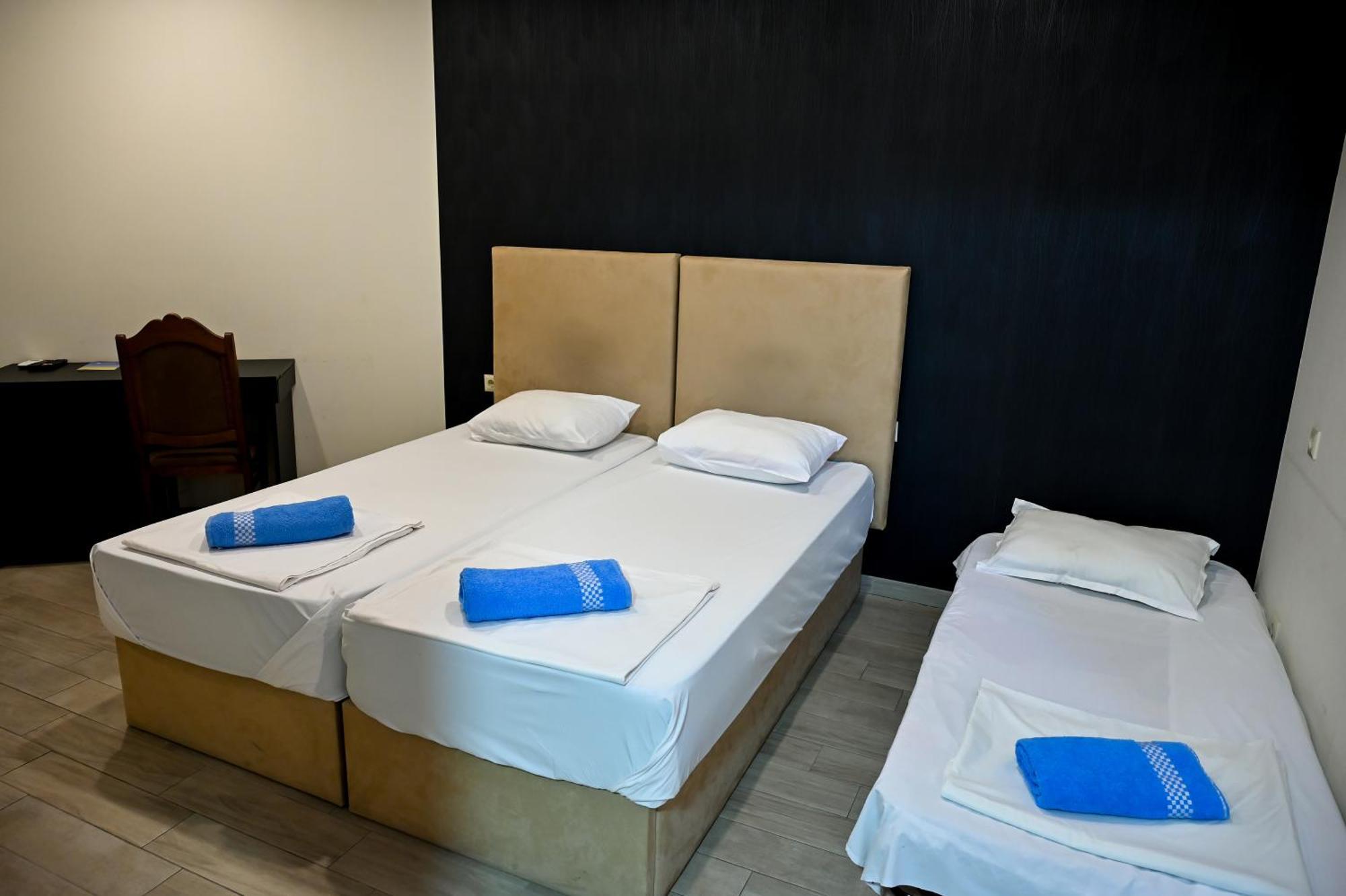 Starhostel Kutaisi Esterno foto