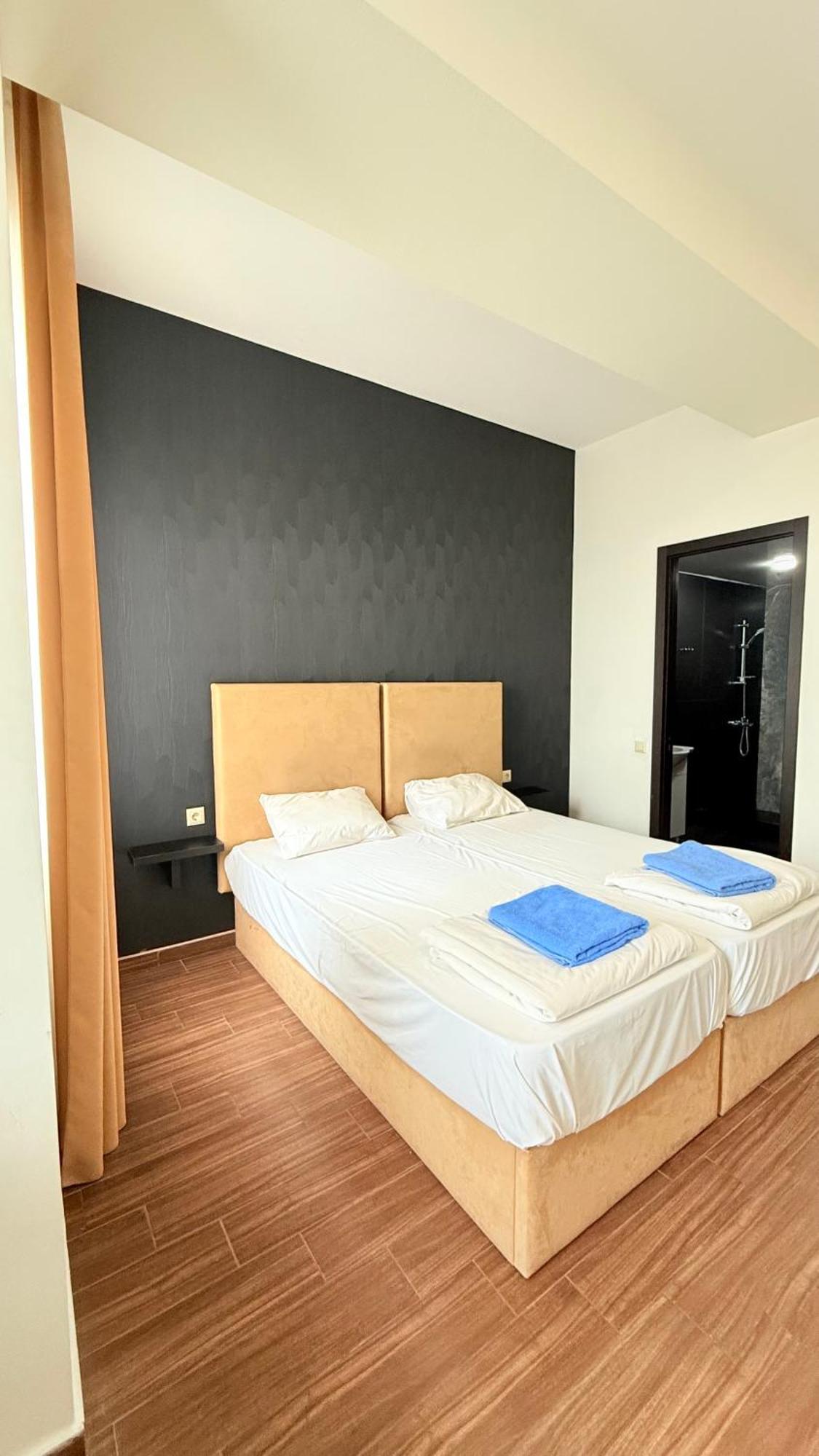 Starhostel Kutaisi Esterno foto