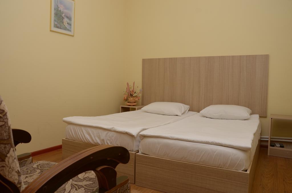 Starhostel Kutaisi Esterno foto